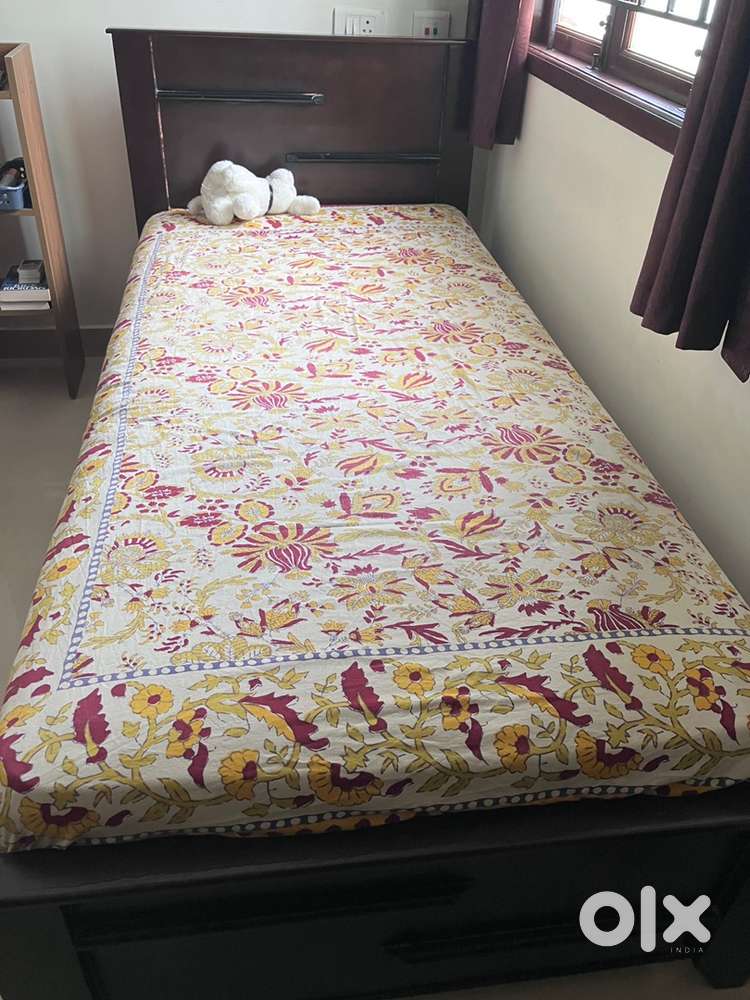 Single bed and matress 2 yrs old