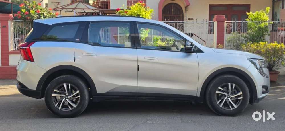 Mahindra Xuv700 2.0 Ax 5 Petrol At Str, 2022, Petrol