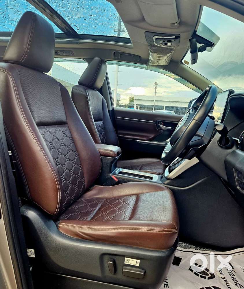 Toyota Innova Hycross 2.0 Zx (o) Hybrid 7 Str, 2023, Petrol