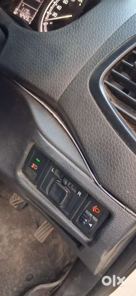 Brezza Lxi Optional 
October 2021
First Owner 

Dono Original Key Avl