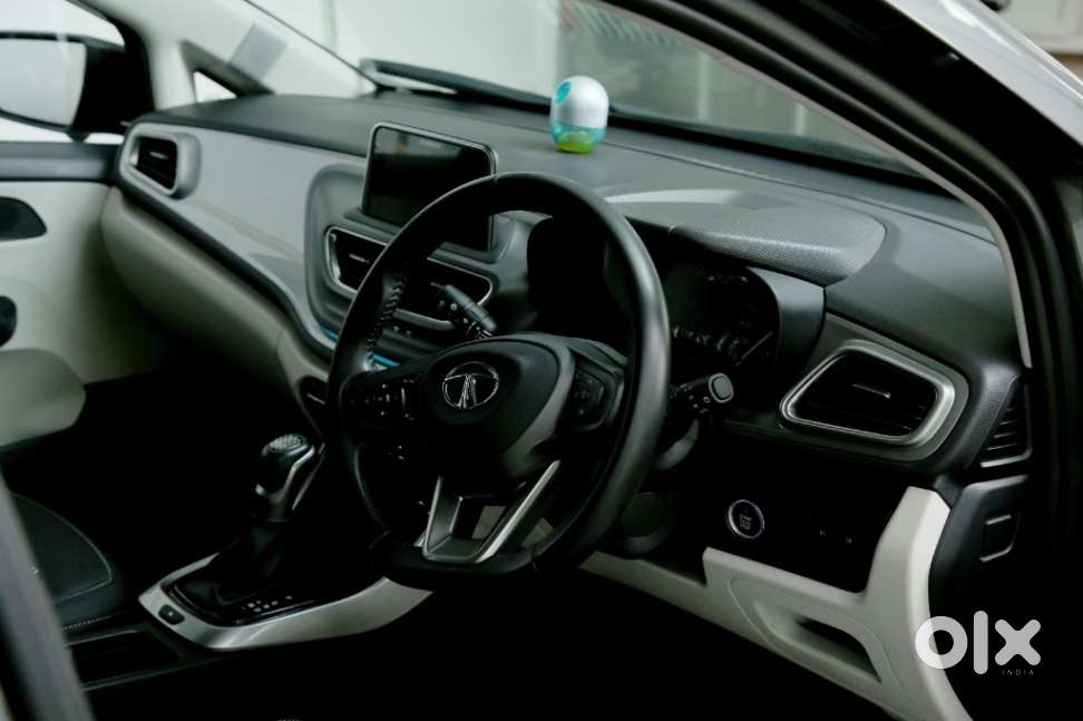 Tata Altroz 1.2 Xza Plus, 2023, Petrol