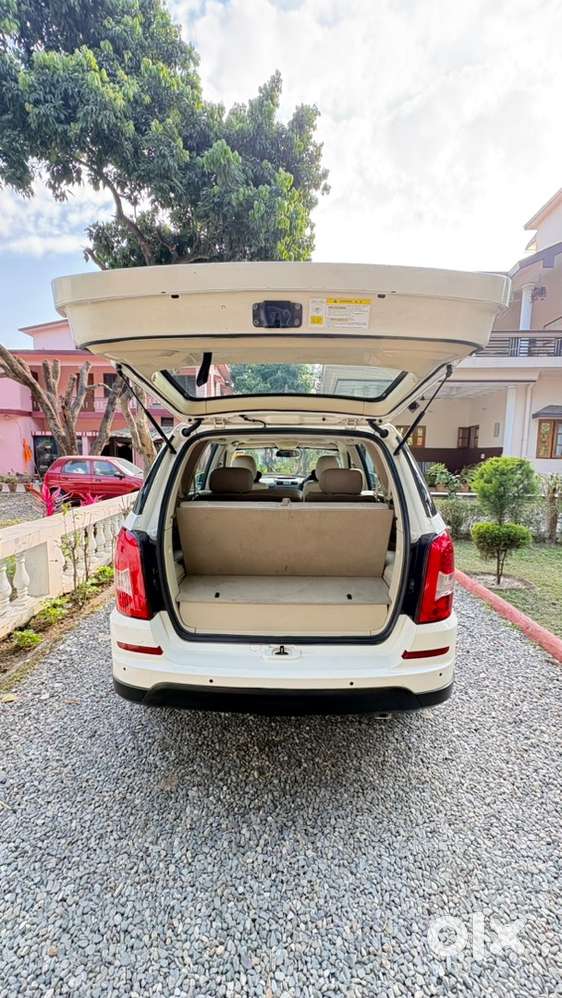 Mahindra Rexton 2016