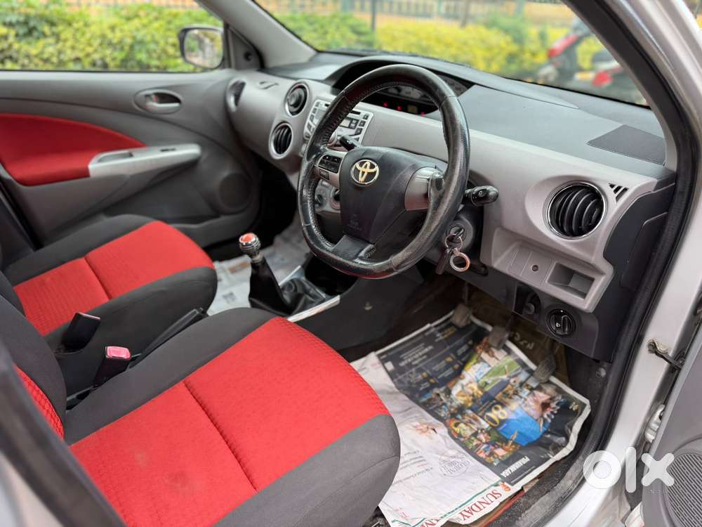 Toyota Etios V, 2011, Petrol