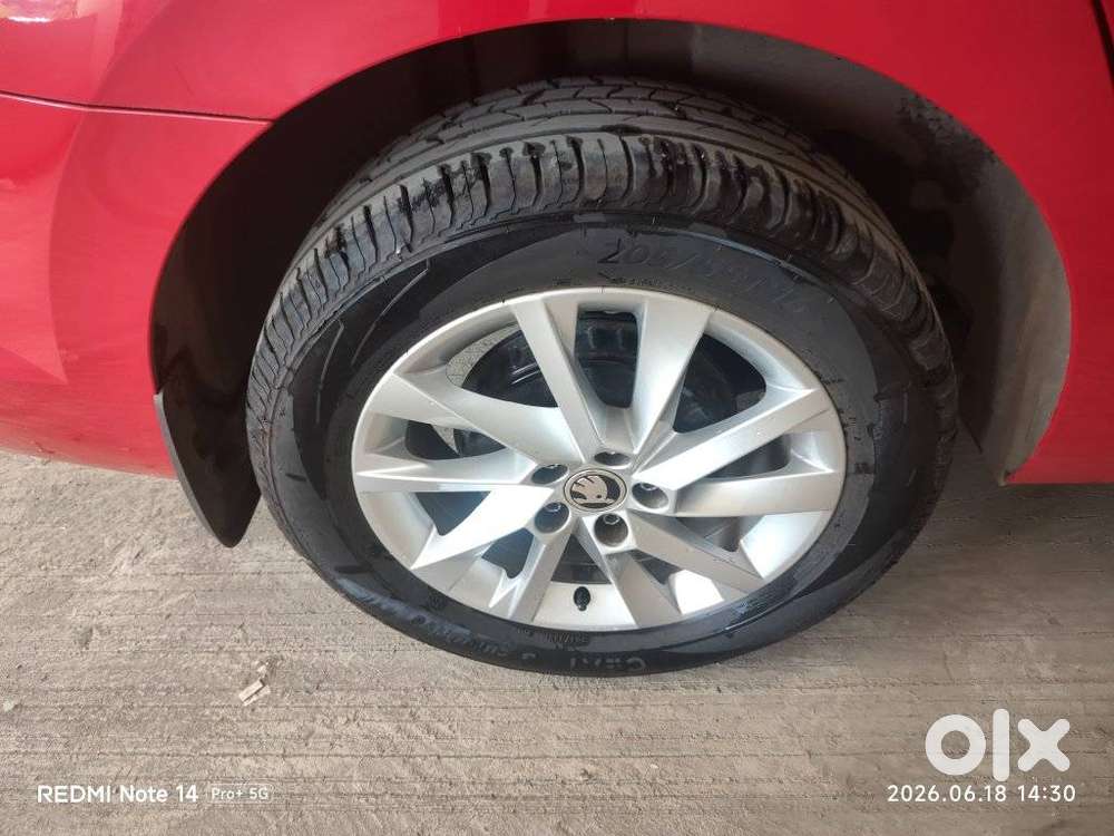 Skoda Slavia 1.0 Tsi Style At, 2025, Petrol