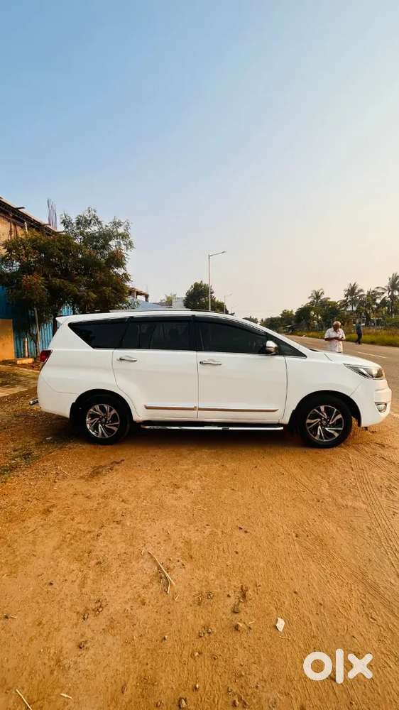 Toyota Innova Crysta 2022