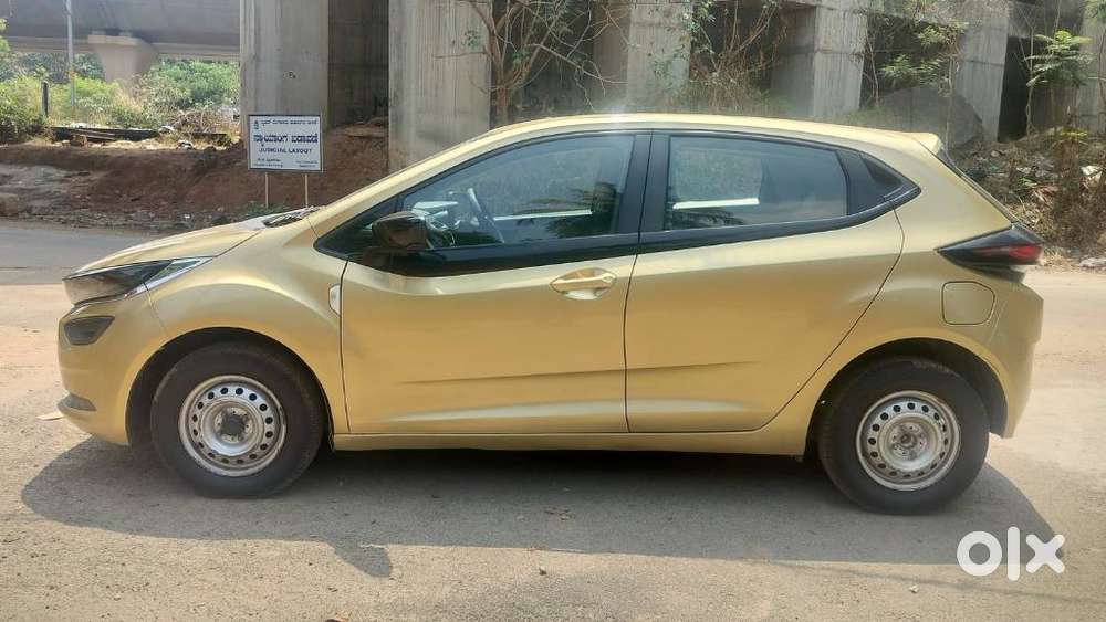Tata Altroz 1.2 Xe, 2020, Petrol