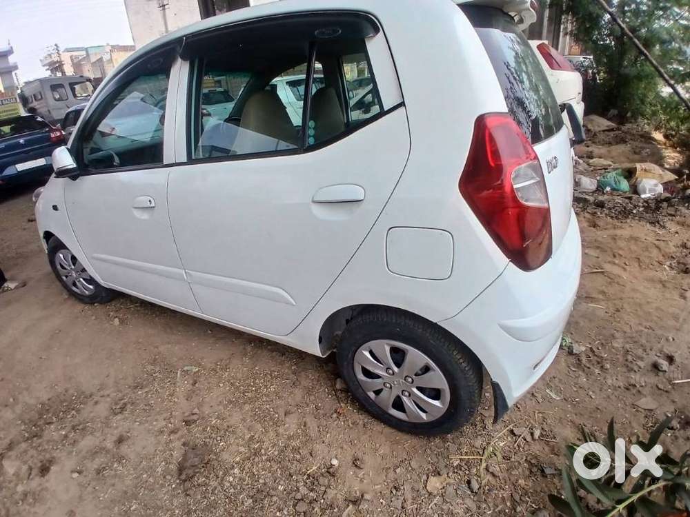 Hyundai I10 Sportz, 2013, Petrol