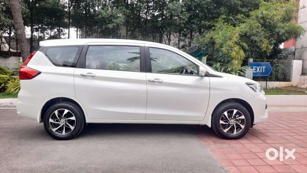 Toyota Rumion G Petrol Automatic Dual Tone, 2025, Petrol