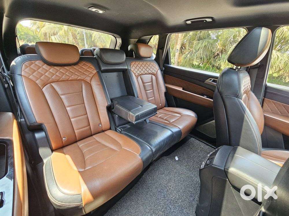 Mahindra Alturas G4 4wd At, 2022, Diesel