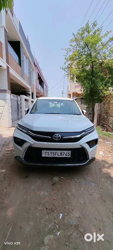 Toyota Urban Cruiser Hyryder 2023 Petrol Well Maintained
