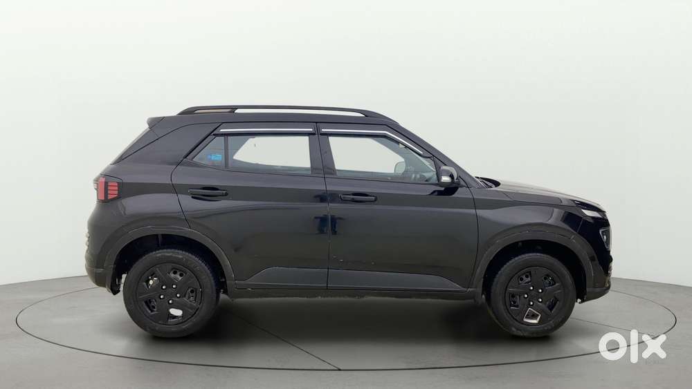 Hyundai Venue S (o) 1.2 Petrol Knight Edition, 2024, Petrol