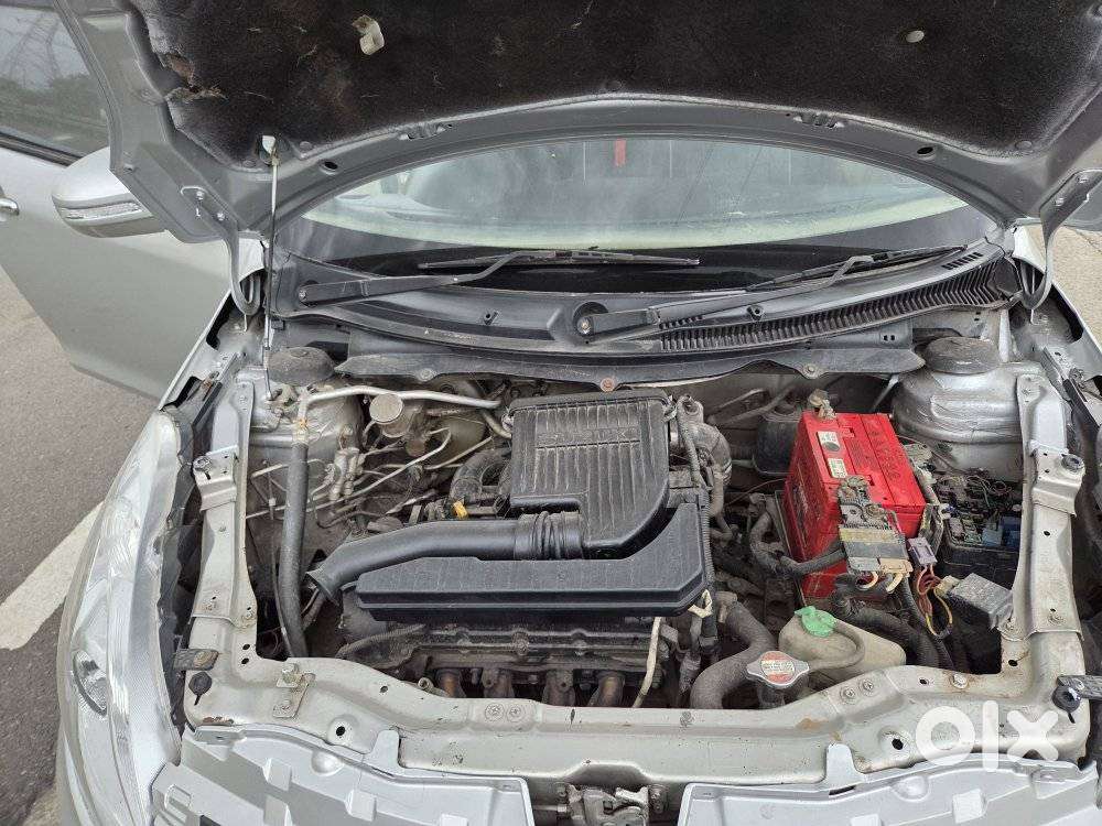Maruti Suzuki Swift Dzire Vxi Optional, 2016, Petrol