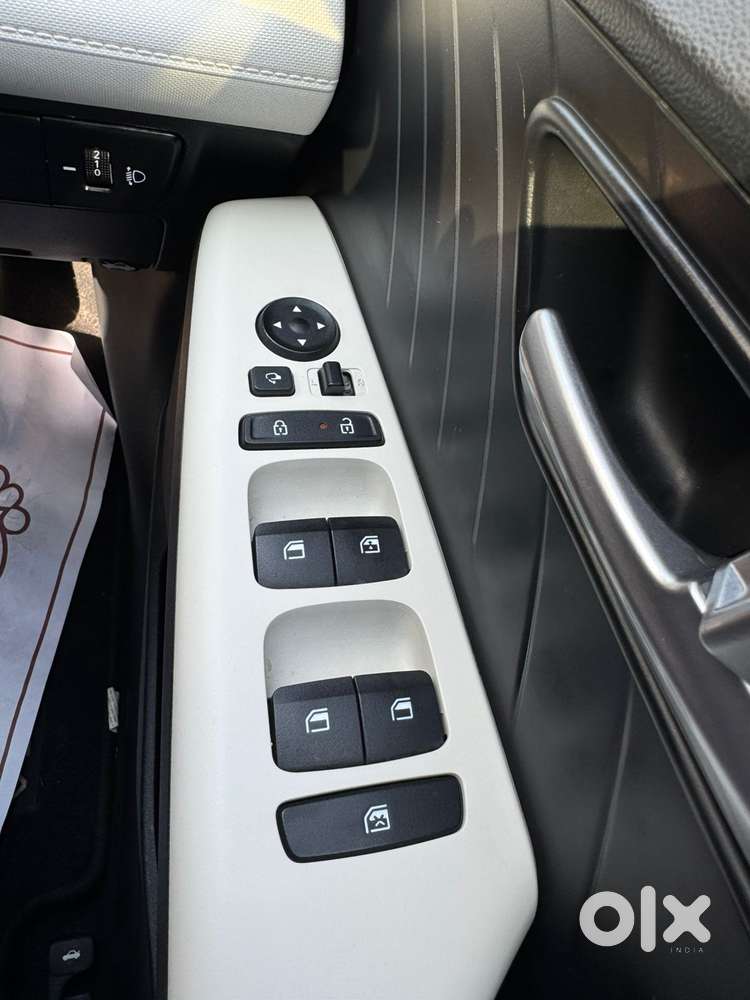 Hyundai Verna Sx 1.5 Petrol Ivt, 2023, Petrol