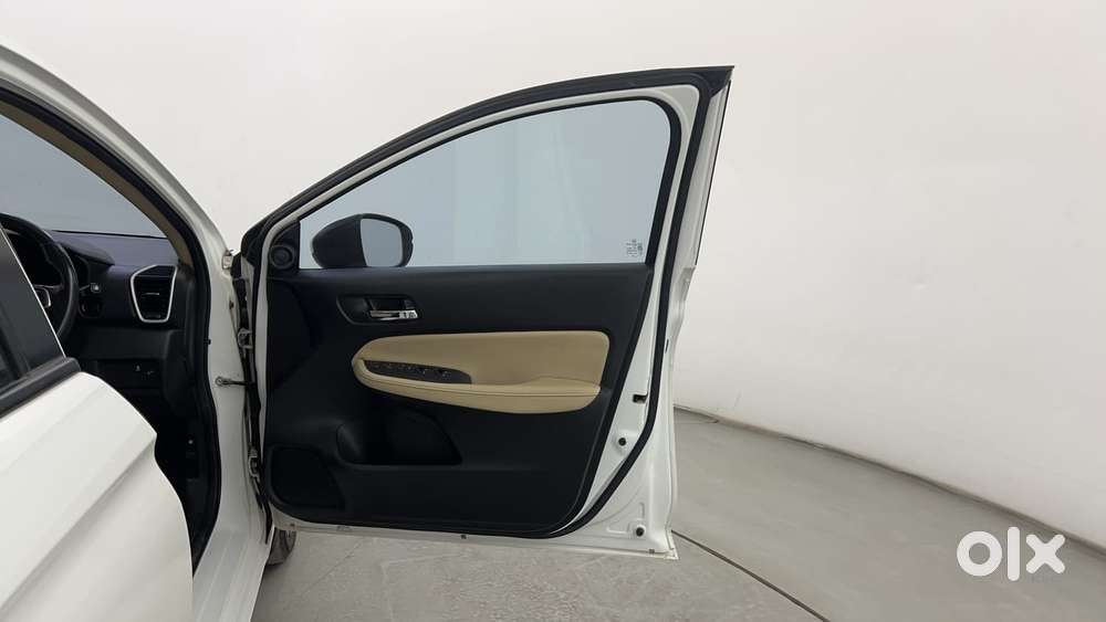 Honda City Zx Petrol Mt, 2023, Petrol