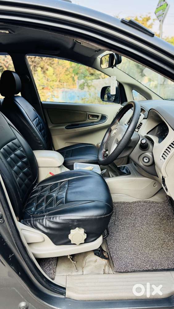 Toyota Innova [2013-2016] 2.5 G4 8 Str, 2014, Diesel