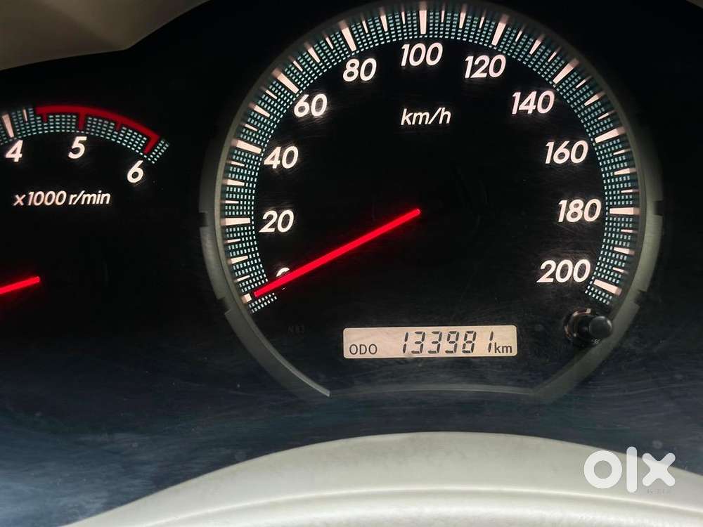Toyota Innova 2014 Diesel 133000 Km Driven