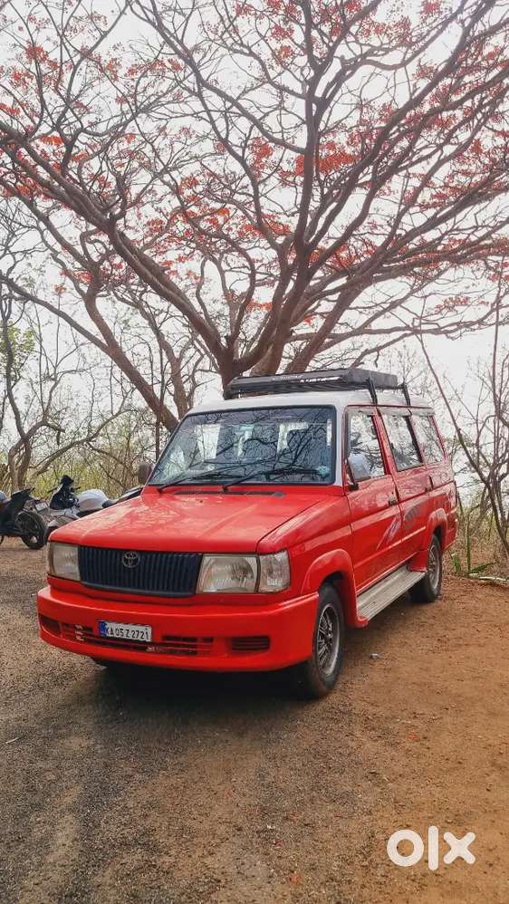 Toyota Qualis Rs 2001