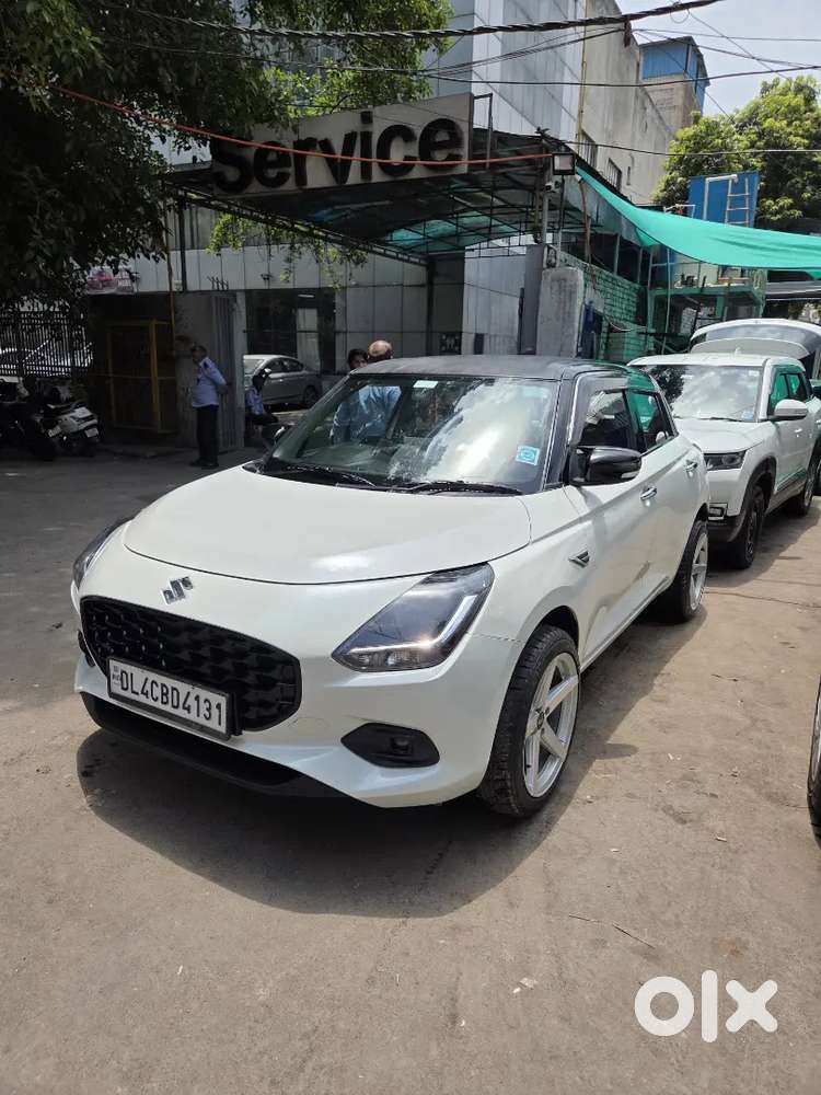 Maruti Suzuki New-gen Swift 2024 Petrol 11000 Km Driven