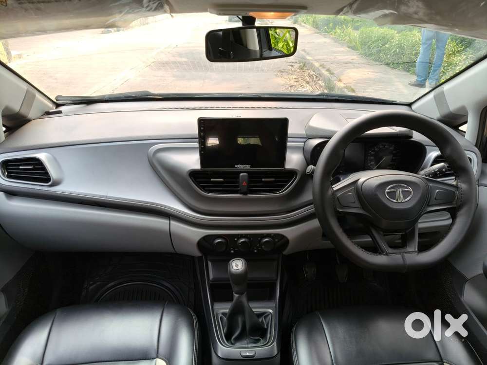 Tata Altroz 1.2 Xe, 2021, Petrol