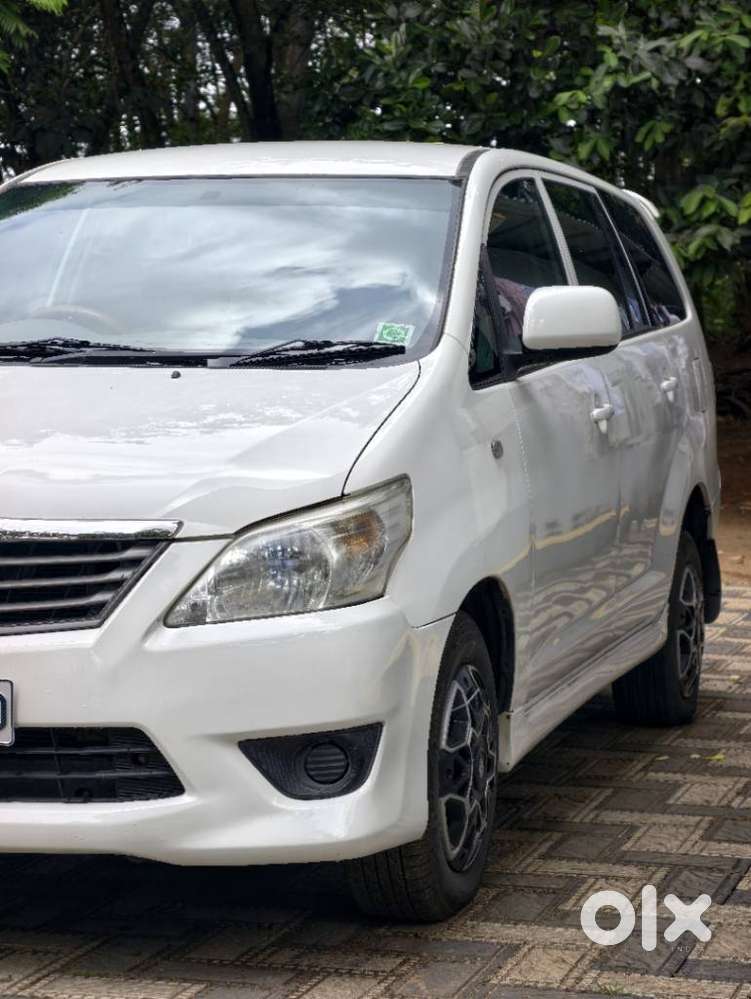 Toyota Innova 2.5 G (diesel) 8 Seater, 2012, Diesel