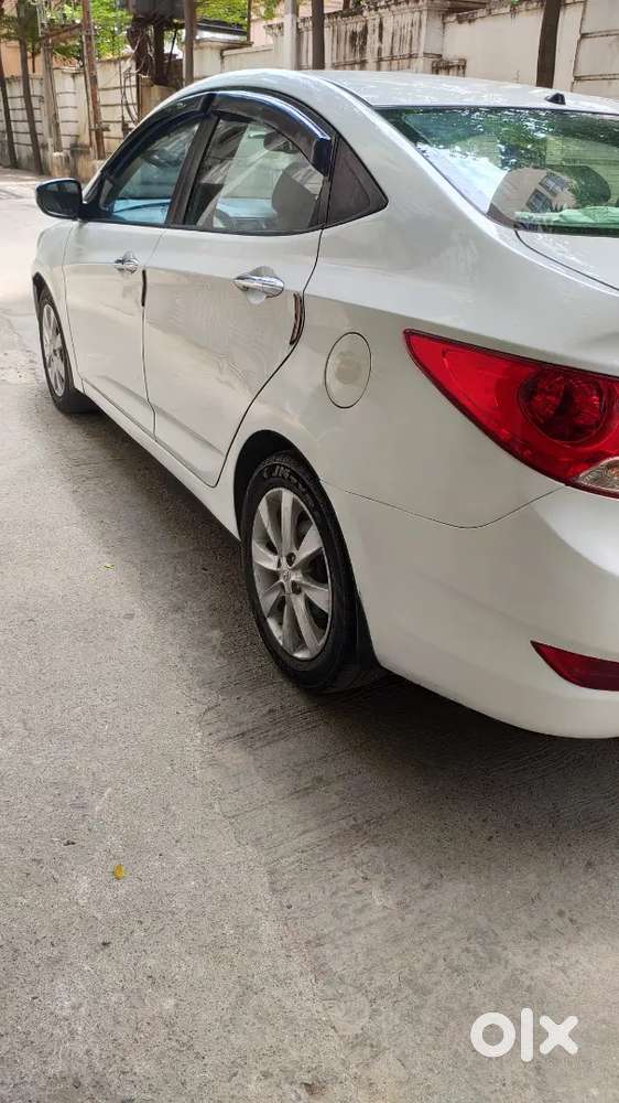 Hyundai Verna Fluidic 1.6crdi Sx Automatic