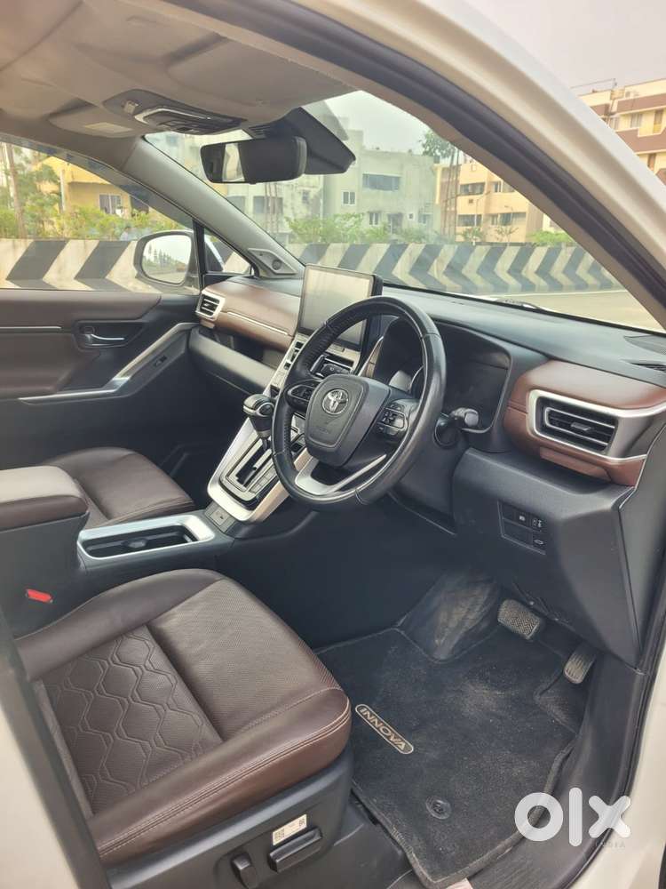 Toyota Innova Hycross 2.0 Zx (o) Hybrid 7 Str, 2023, Cng & Hybrids