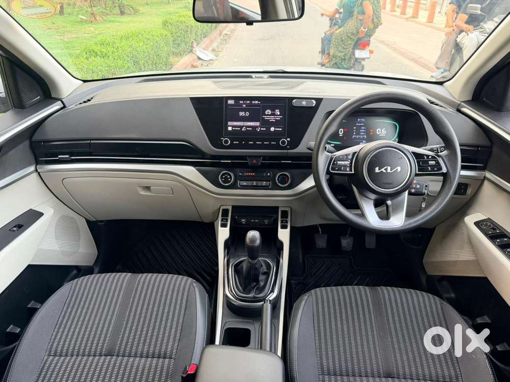 Kia Carens 1.4 Prestige 7 Str, 2022, Petrol