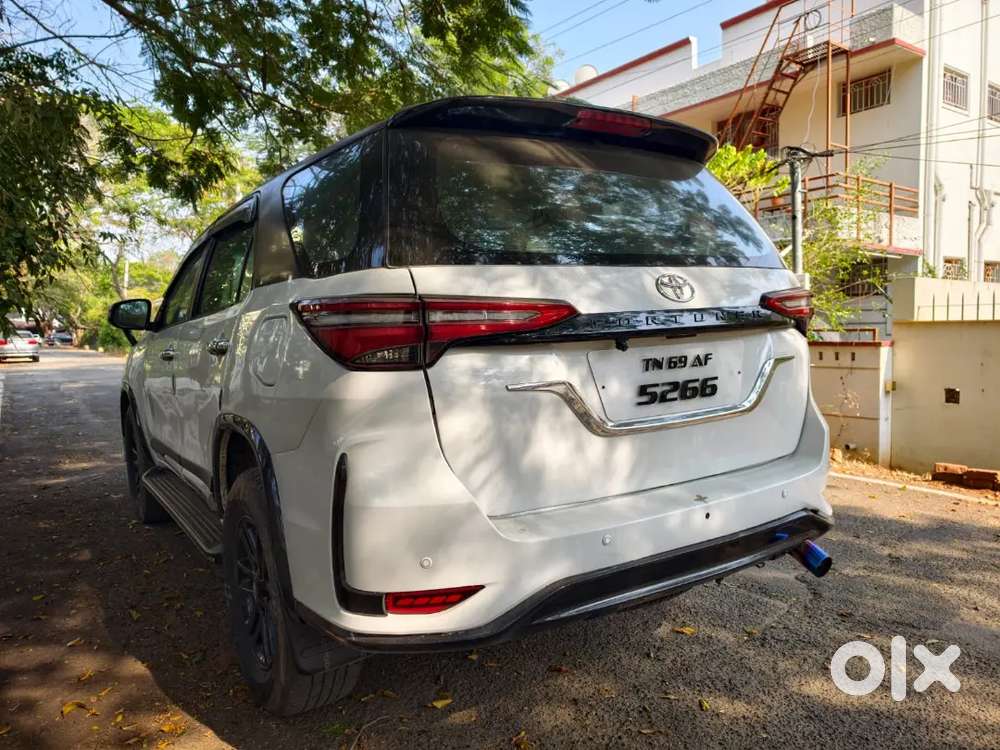 Toyota Fortuner Legender