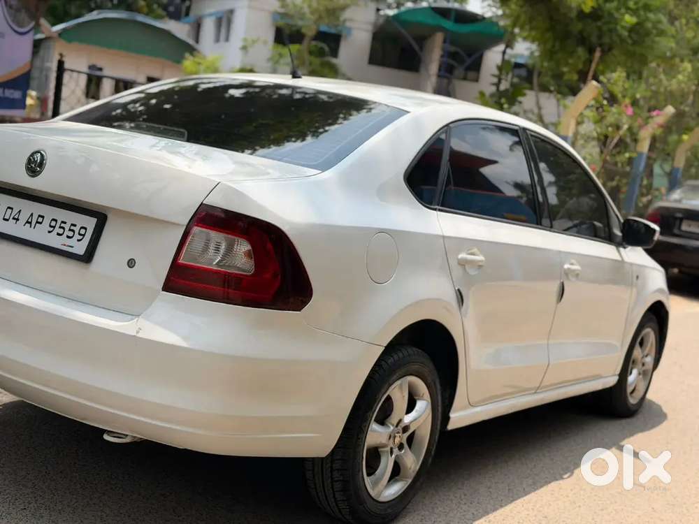 Skoda Rapid 2015 Diesel 95000 Km Driven