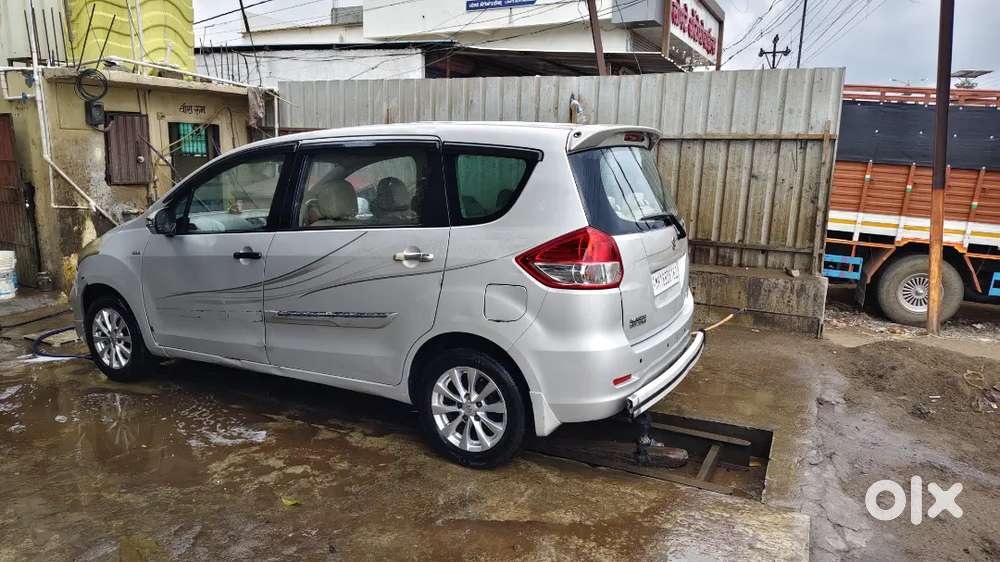 Maruti Suzuki Ertiga Zdi 2013