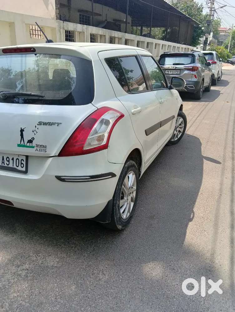 Maruti Suzuki Swift 2015 Diesel 105000 Km Driven
