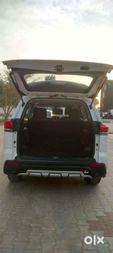 Toyota Innova Hycross 2.0 Vx Hybrid 7 Str, 2023