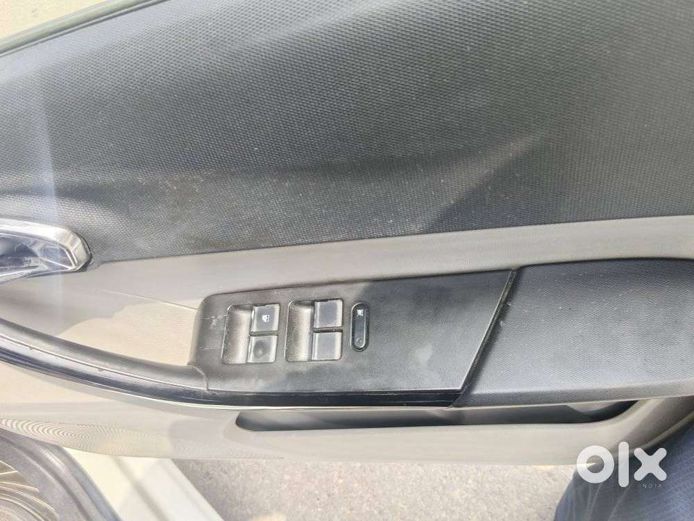 Tata Tiago 1.05 Revotorq Xz Plus, 2018, Petrol