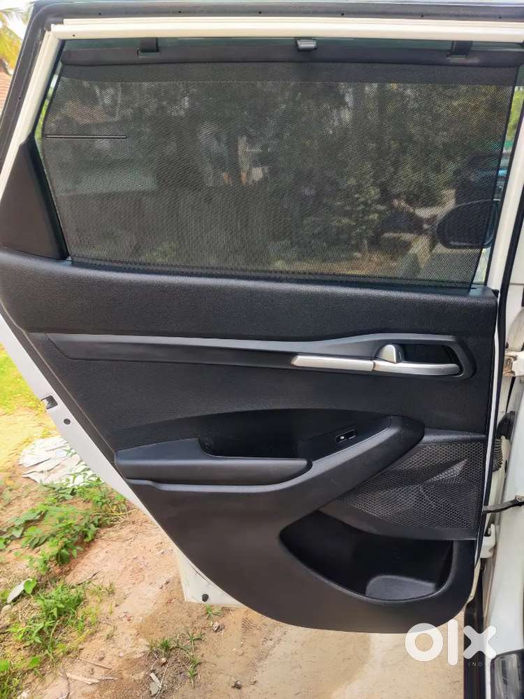 Full Condition Showroom Track