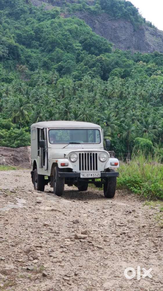 Mahindra Commander 4x4 (655)