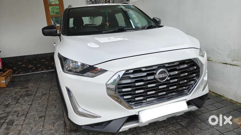 Nissan Magnite Xe 1.0 Petrol (2022) -  Upgraded With Top-end Features