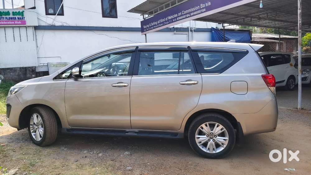 Toyota Innova Crysta 2.8z Automatic, 2016, Diesel