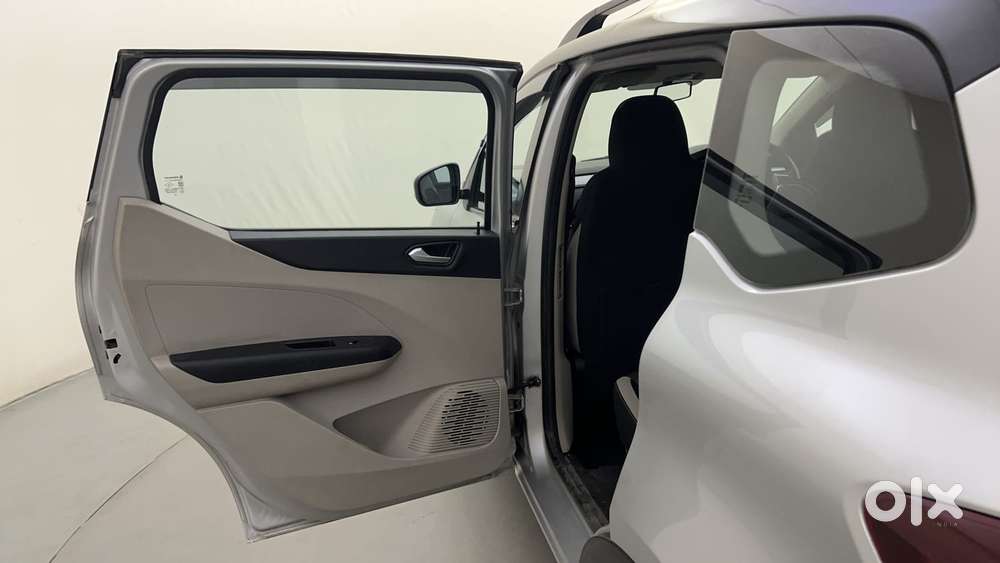 Renault Triber Rxz Easy-r Amt Dual Tone, 2022, Petrol