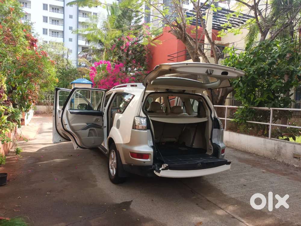 7 Seater Suv Mitsubishi Outlander