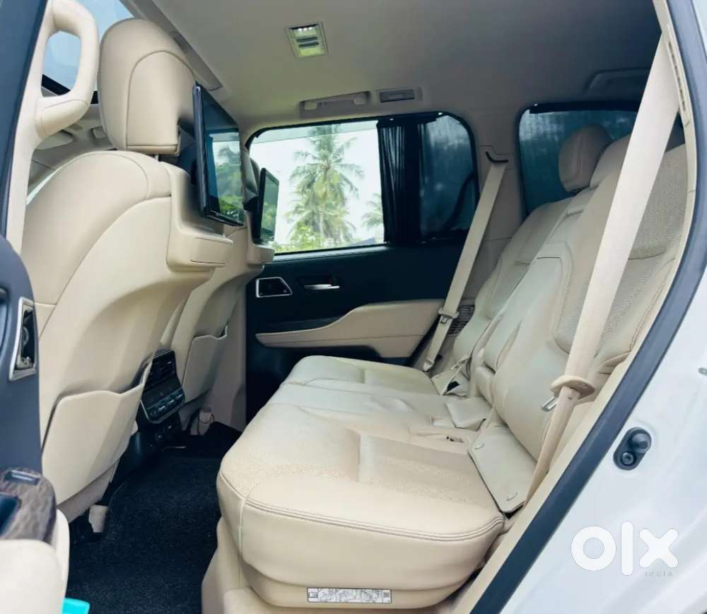2022/23 Toyota Land Cruiser 300 Diesel.12 Lakhs Extras.