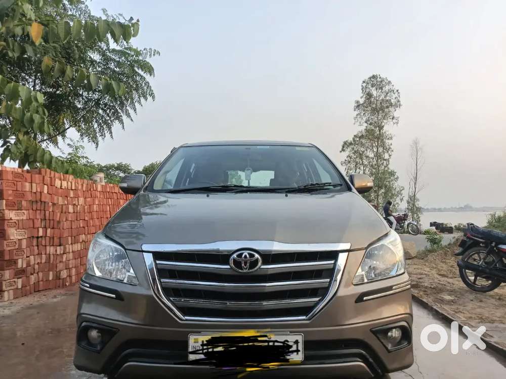 Toyota Innova 2015