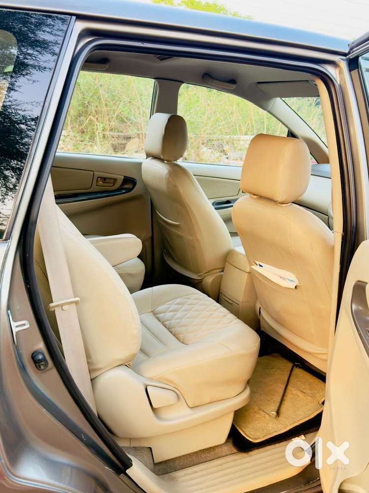Toyota Innova 2004-2011 2.5 G4 Diesel 7-seater, 2012, Diesel