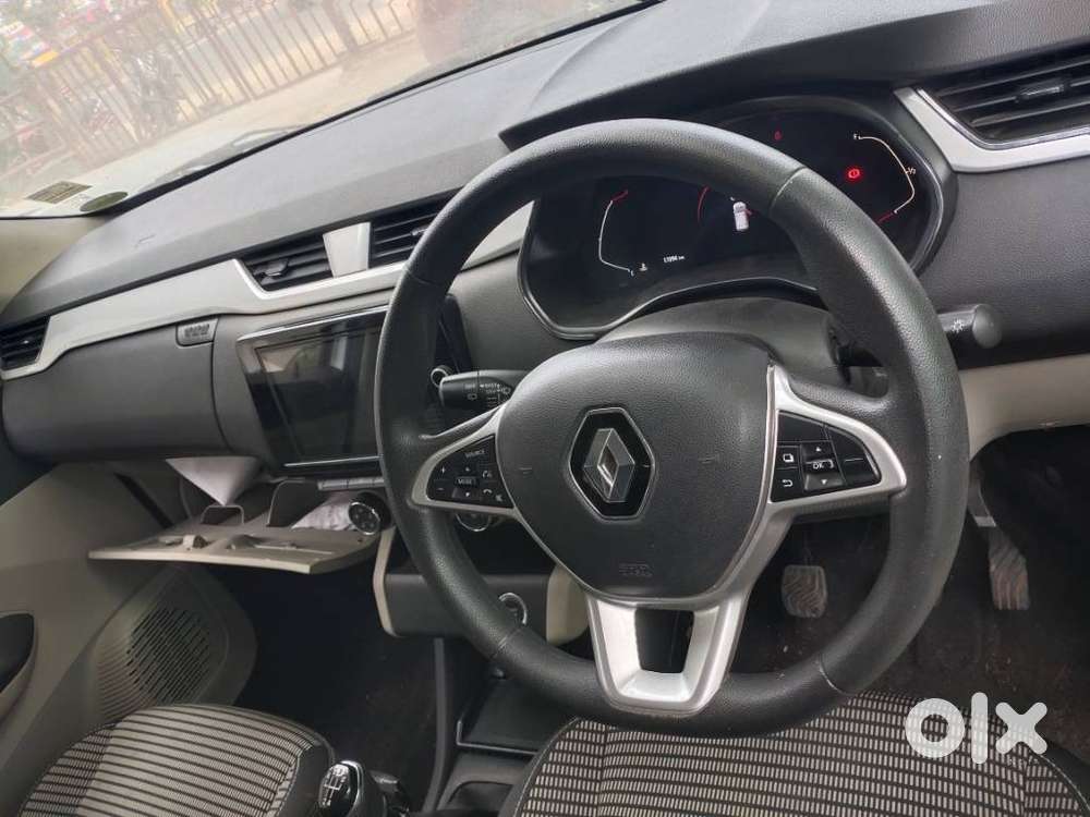 Renault Triber Rxz, 2024, Petrol