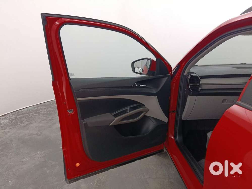 Skoda Kylaq Signature Plus At, 2025, Petrol