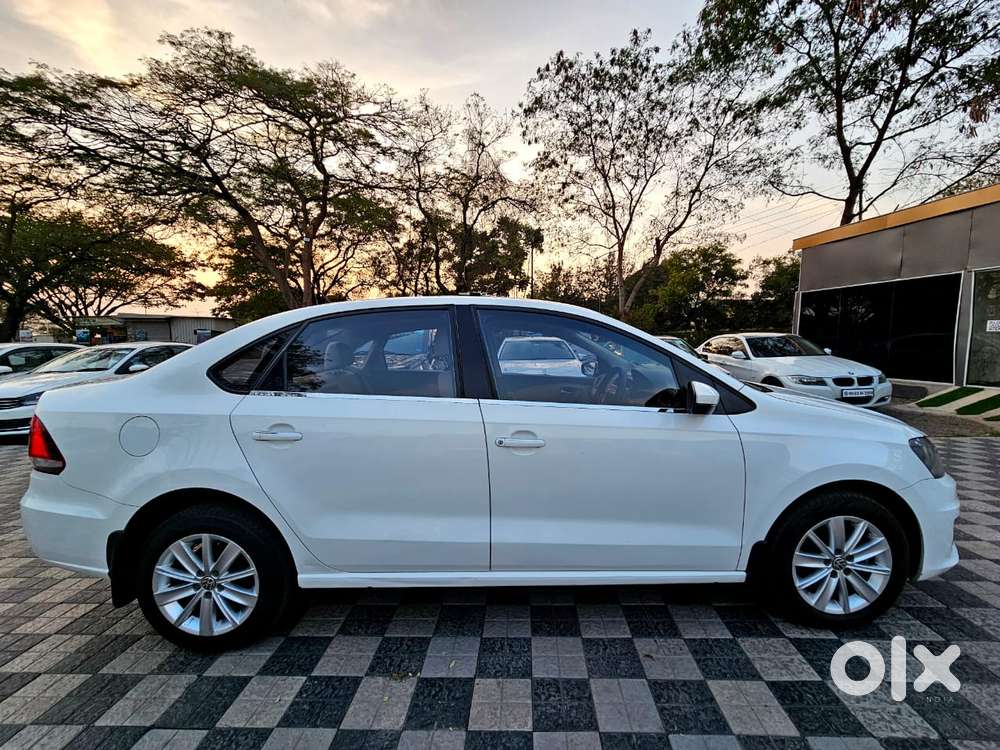 Volkswagen Vento Celeste 1.6 Highline, 2017, Petrol