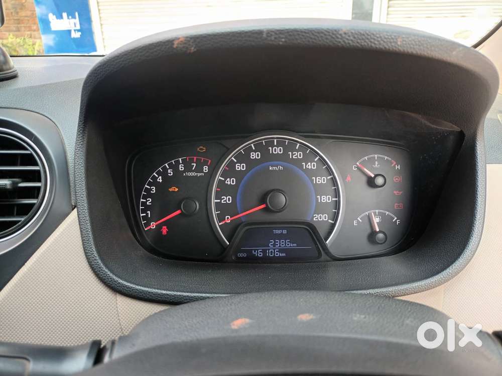 Hyundai Grand I10 Sportz, 2016, Petrol