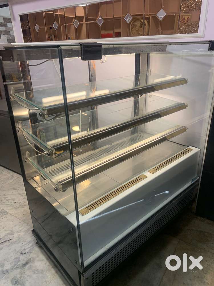 Display fridge for sweets and bakery