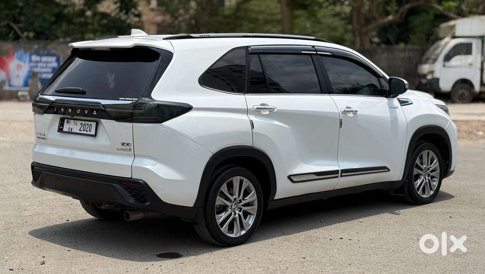 Toyota Innova Hycross 2.0 Zx Hybrid 7 Str, 2023, Petrol