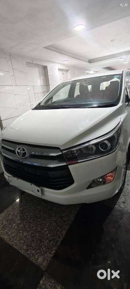 Toyota Innova Crysta 2.4 V 8 Str, 2017, Diesel
