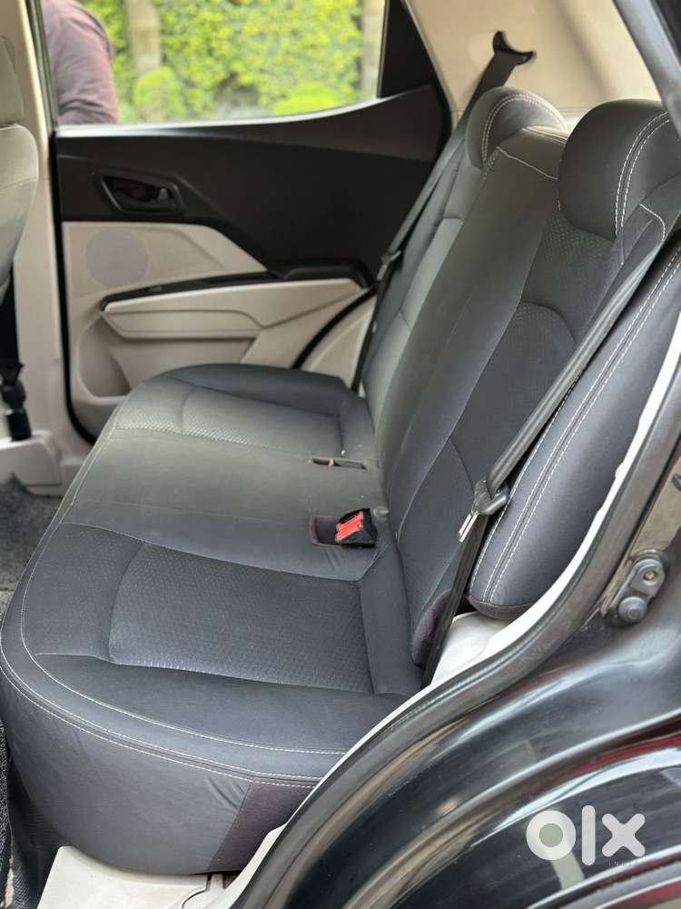 Mahindra Xuv300 W8, 2023, Petrol